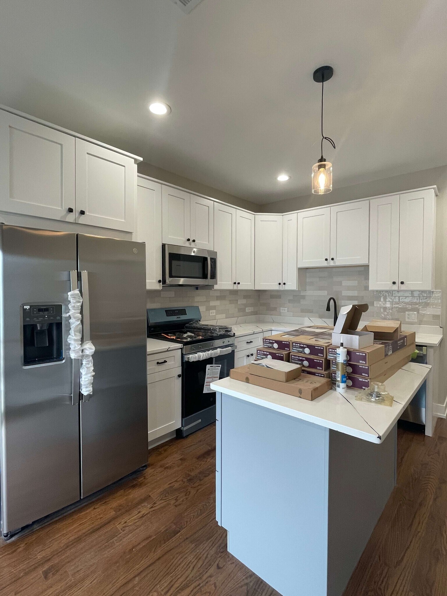 Building Photo - 3141 N Ridgeway Ave