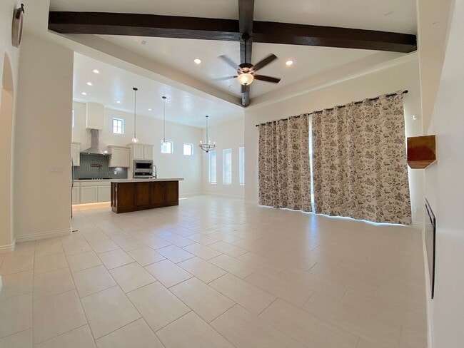 Building Photo - East El Paso 4 bed/ 2.5 Bath Refrig A/C