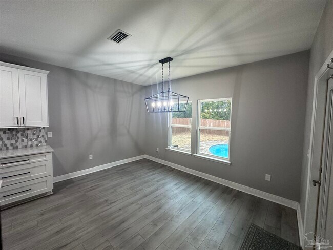 Building Photo - 4745 Dupont Cir