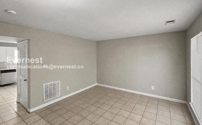 Building Photo - 2463 Hampstead Dr