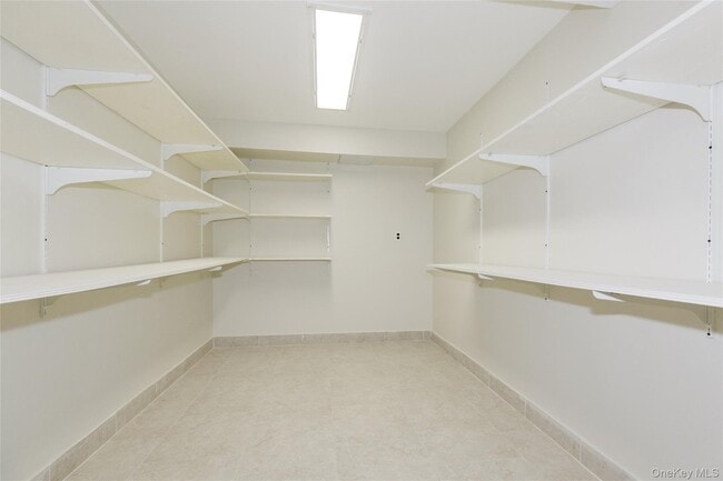 Building Photo - 1 Tiffany Cir