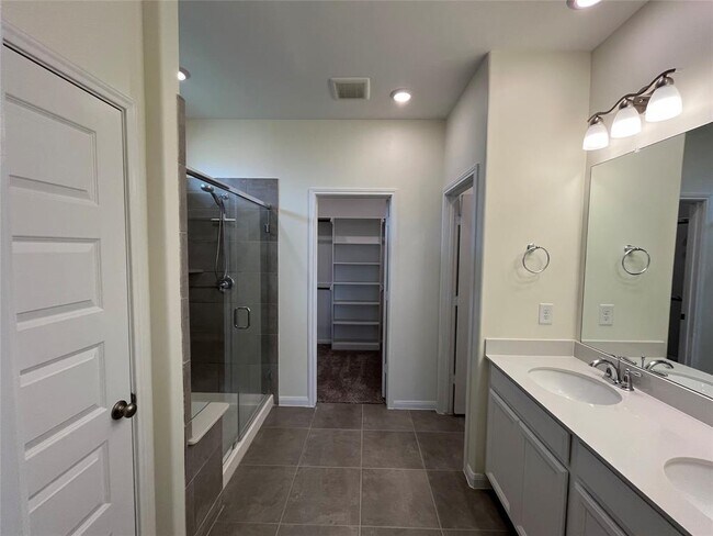 Building Photo - 2039 W Darlington Oak Ct