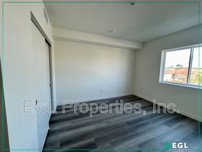 Building Photo - 10505 Hawthorne Blvd