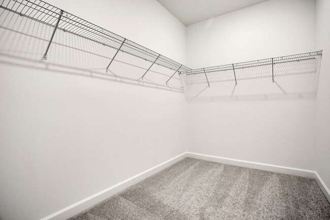 Building Photo - 5640 Vinyasa Rd