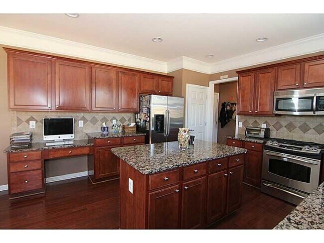 Building Photo - 203 Glenwood Dr