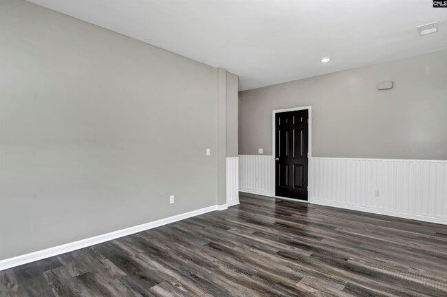Building Photo - 414 Tulip Way