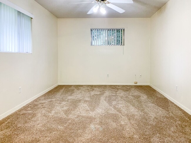 Building Photo - Pet Friendly 4BR/3BA Bedroom House - Available Mid-June!