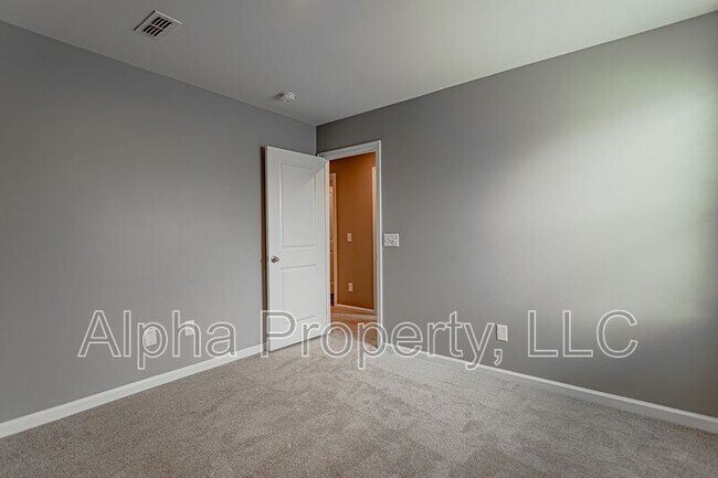 Building Photo - 818 Purcell Dr