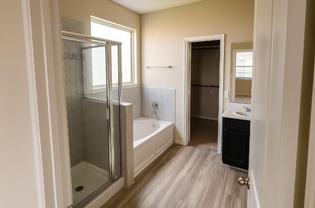 Building Photo - 15602 Egret Field Ln