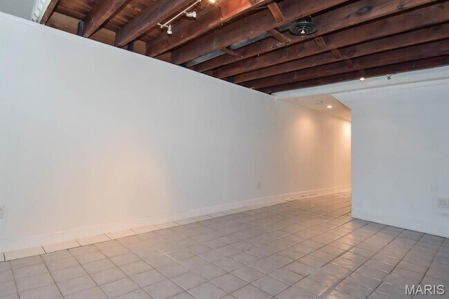 Building Photo - 2350 S 10th St