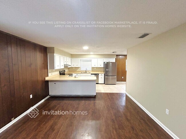 Building Photo - 4830 S Gachet Blvd