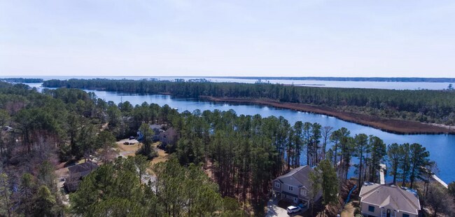 Building Photo - Gated Fairfield Harbour Home + Utilities + Wi-Fi Included