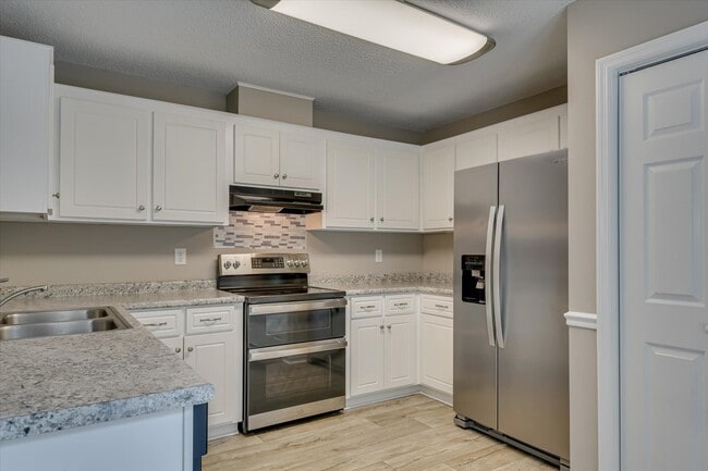 Building Photo - 2719 Davis Mill Rd