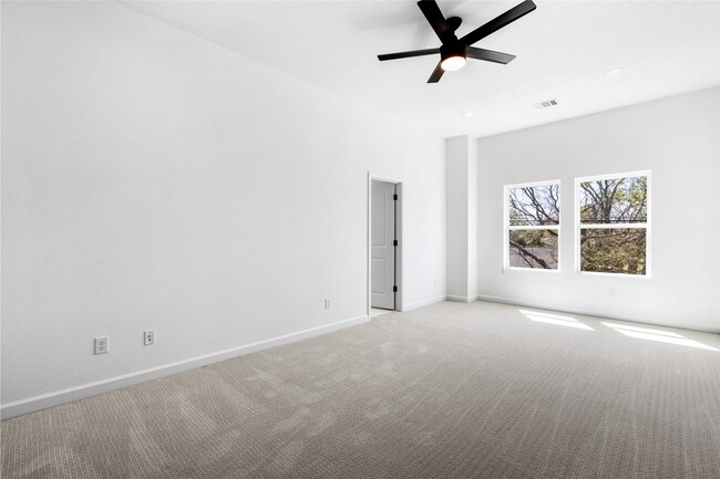 Building Photo - 5406 Longmeadow St