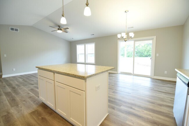 Building Photo - 1750 Meadowlark Ln