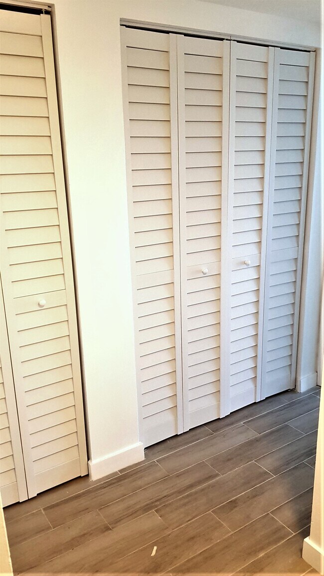 Building Photo - 7727 SW 86th St