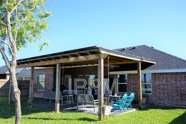 Building Photo - 2234 S Christian Cir