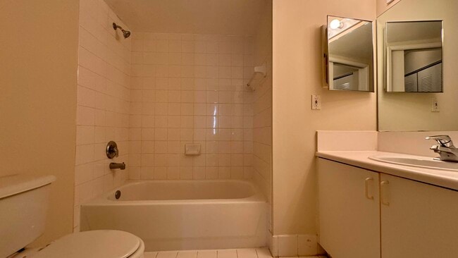 Building Photo - 7808 Sonoma Springs Cir
