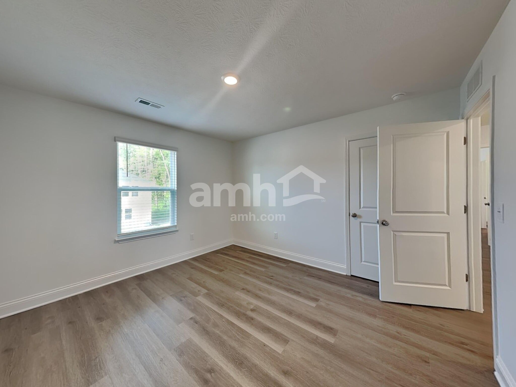 Building Photo - 319 Pne Hl Ct