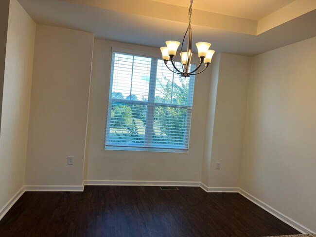 Building Photo - 425 Rhamkatte Rd