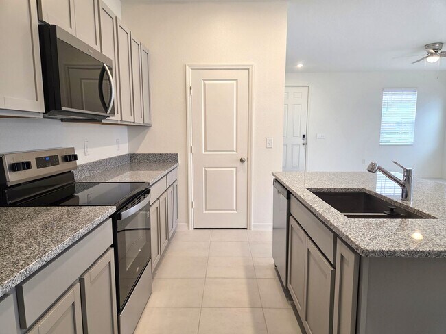 Building Photo - Brand New 2 Story 3/2.5 in Cypress Bluff