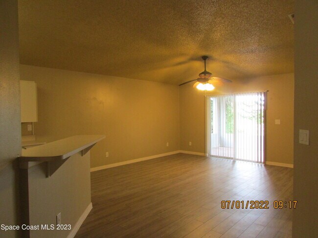 Building Photo - 700 Benton Dr