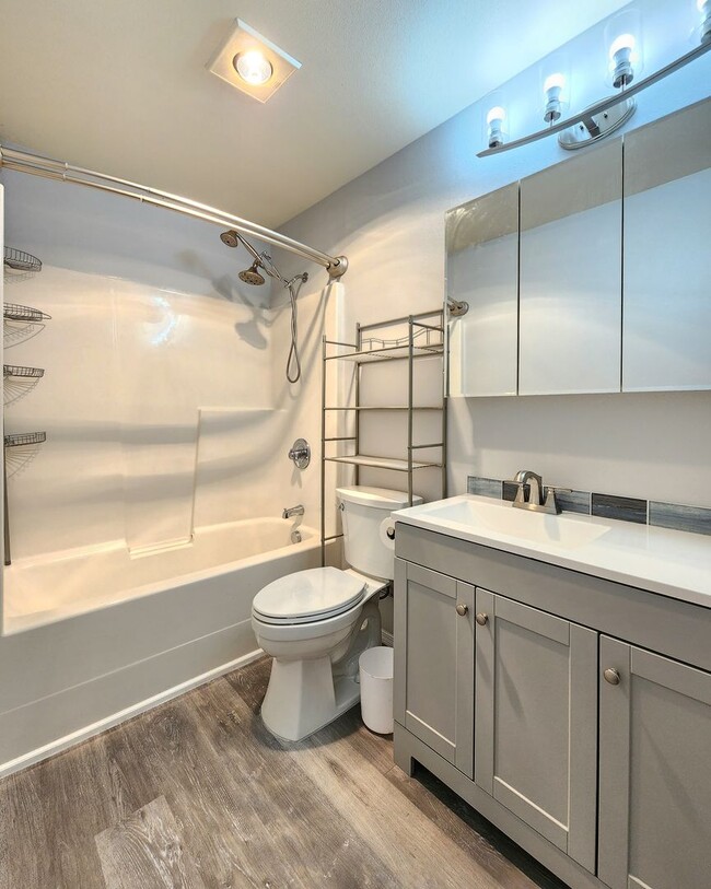 Building Photo - 3 Bedroom 2 Bath Home in Arlington