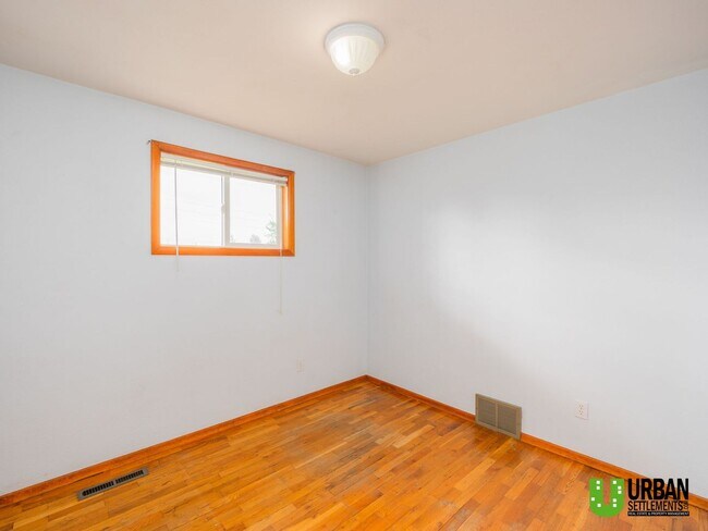 Building Photo - 3 Bedrooms | 1 Bathroom | 2,168 Sq. Ft. | Attached Garage | Large Yard