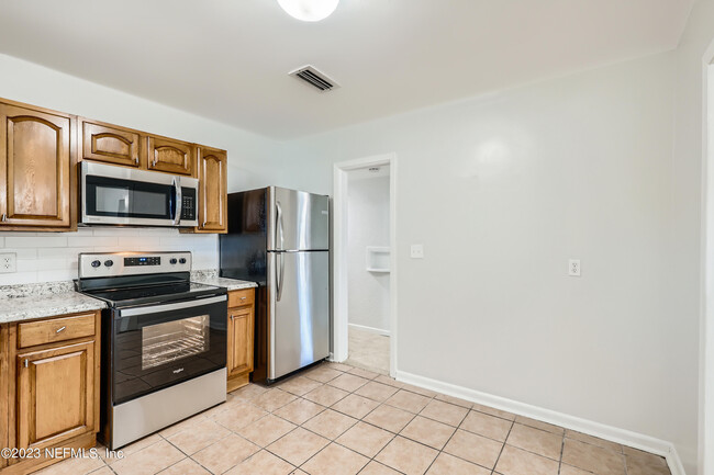 Building Photo - 6371 Sauterne Dr