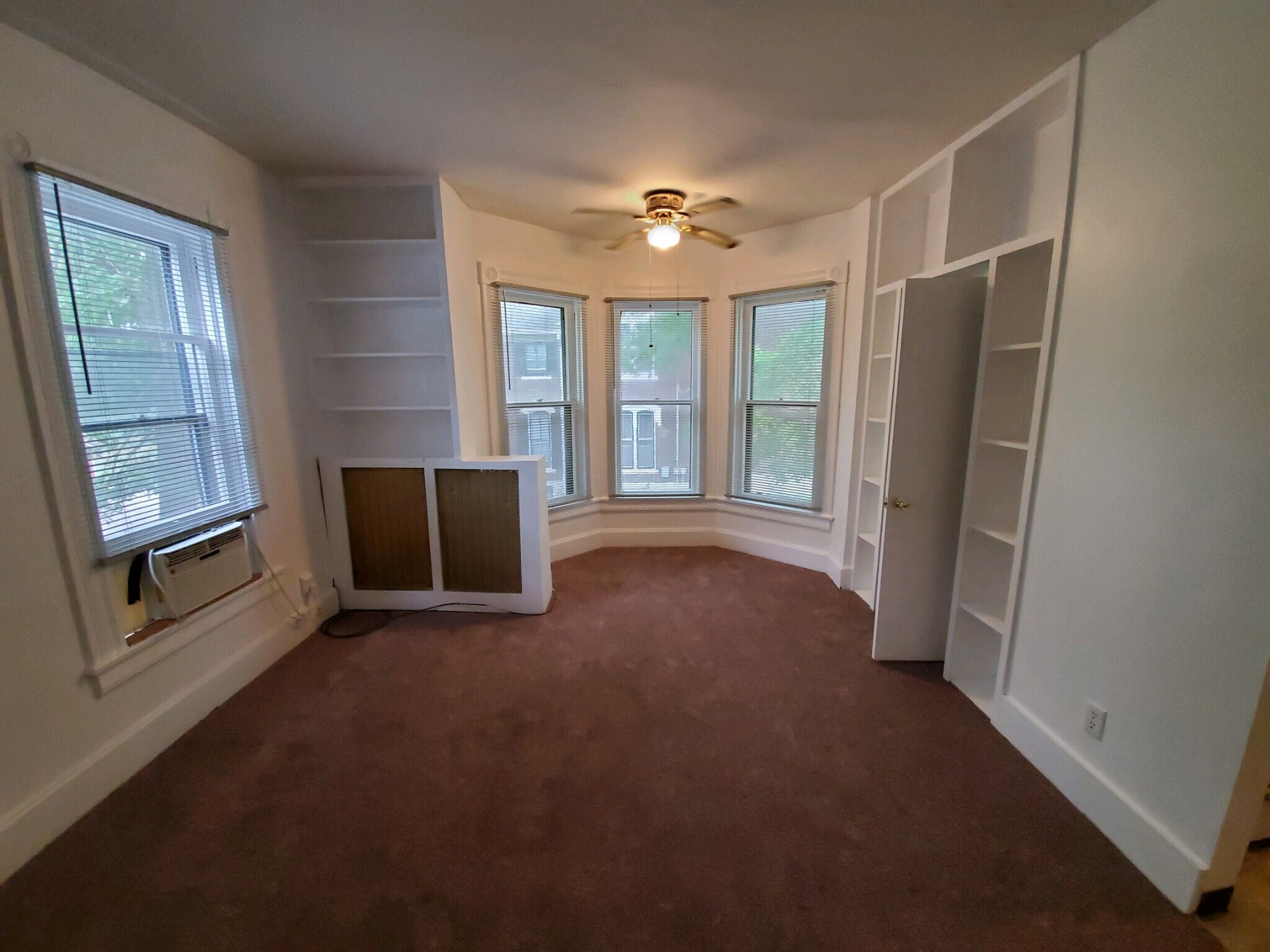 Livingroom - 525 30th St