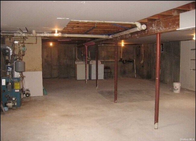 Building Photo - 66 Cedarhurst Ave