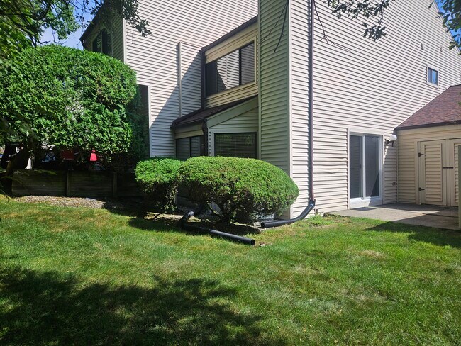 Building Photo - 54 Deer Run