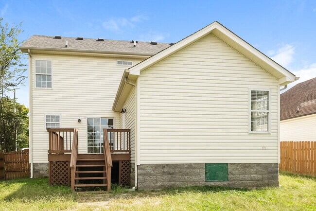 Building Photo - 6404 Wildgrove Dr