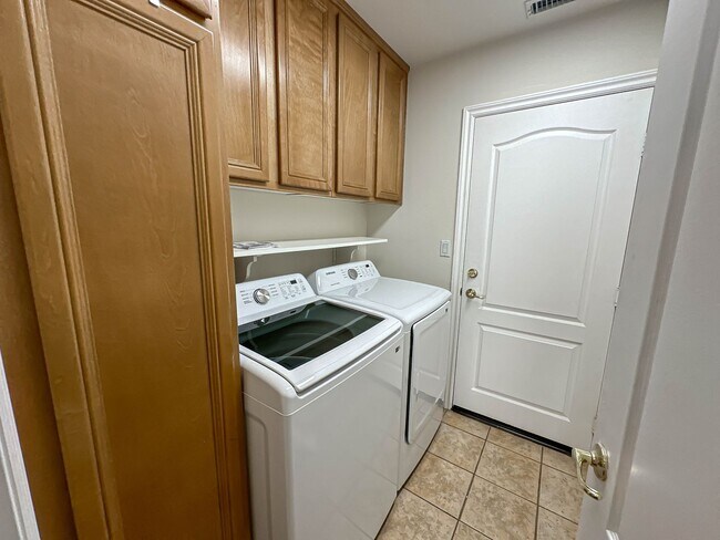Building Photo - COMING SOON! Bella Ventana 3 Bedroom Home for Rent!
