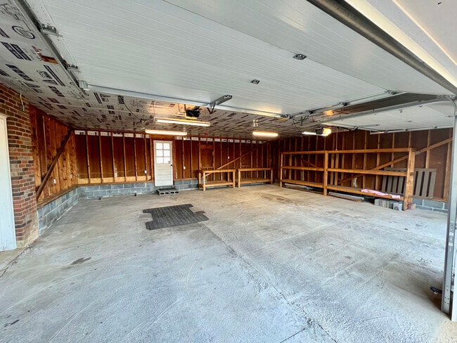 Building Photo - 228 Mark Dr