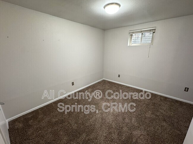 Building Photo - 1138 Delaware Dr