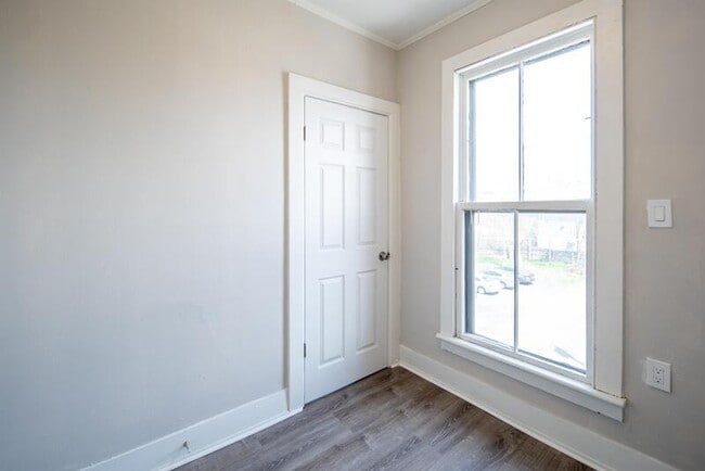 Building Photo - 53 Main St