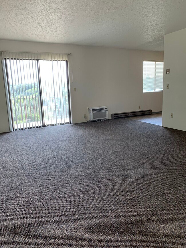 Building Photo - 630 NE Maiden Ln