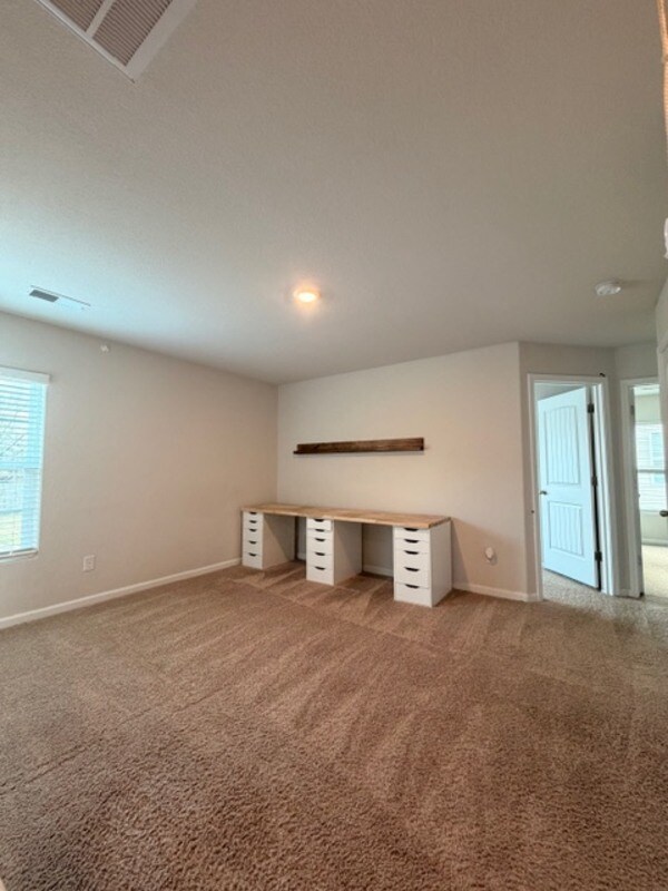 Building Photo - 925 Turkey Berry Ln