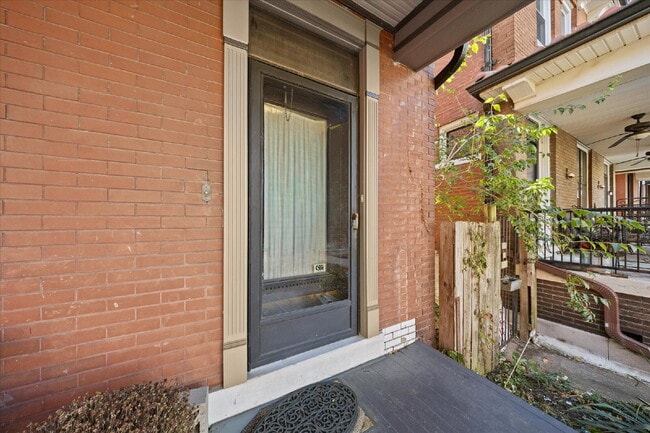 Building Photo - "Charming 3-Bed Duplex with Hardwood Floors & Cozy Fireplace - 6114 Waterman Blvd, St. Louis!" ST...