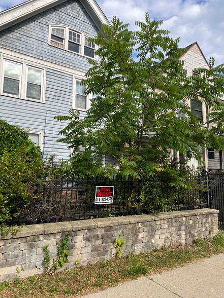 Building Photo - 2540 N Oakland Ave