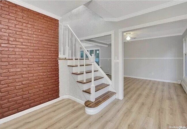 Building Photo - 14 Daell Ln