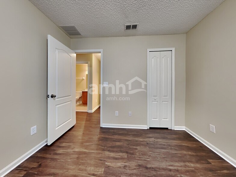 Building Photo - 2878 Spoonbill Trl