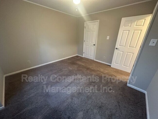 Building Photo - 1156 Smith Rd