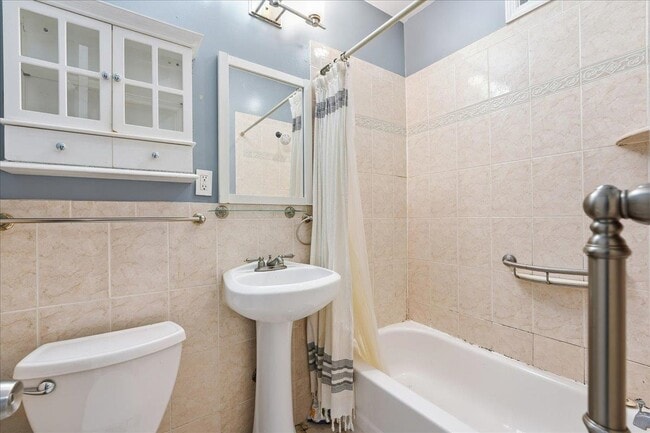 Building Photo - 155a Sherman Ave