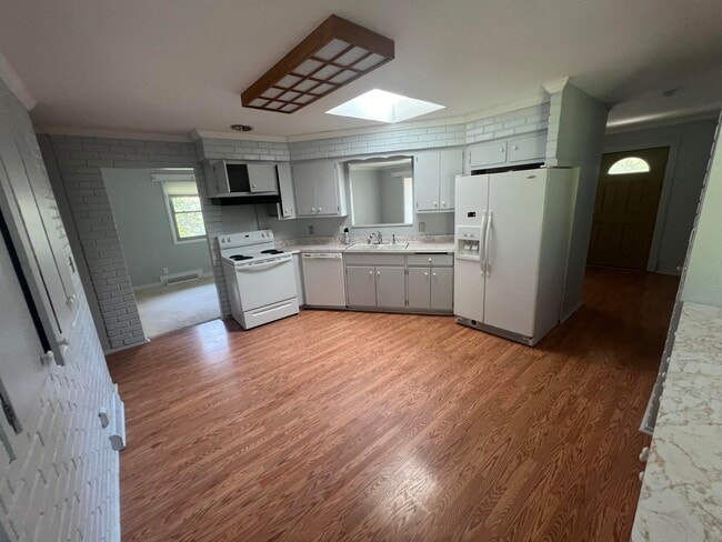 Building Photo - 2212 W Parnell Ave