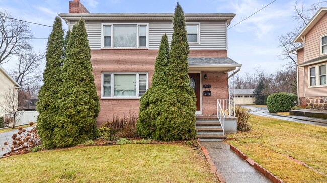 Primary Photo - 65 1st Ave