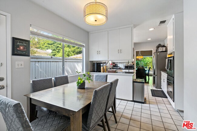 Building Photo - 12237 Hesby St