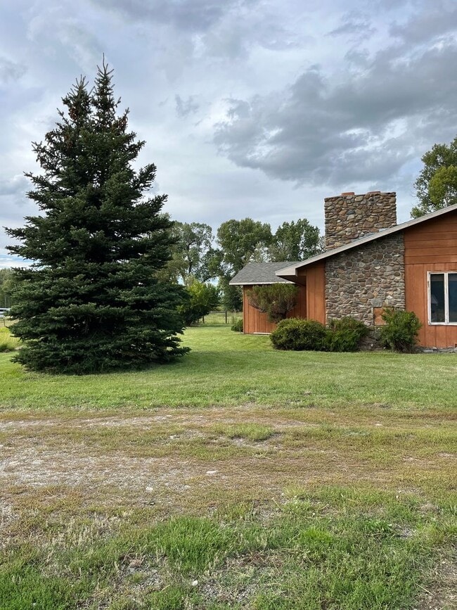 Building Photo - 3 Bdr, 2 Bath, home in beautiful Shields V...