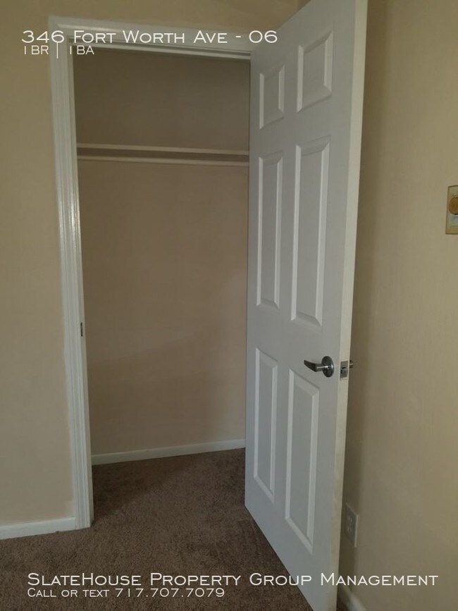 Building Photo - One Bedroom One Bath Apartment For Lease!